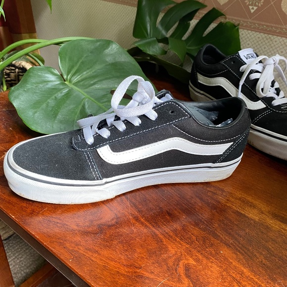 Vans Classic Old Skool Black and white Skate Shoe size US women's 7.5 - Picture 6 of 9